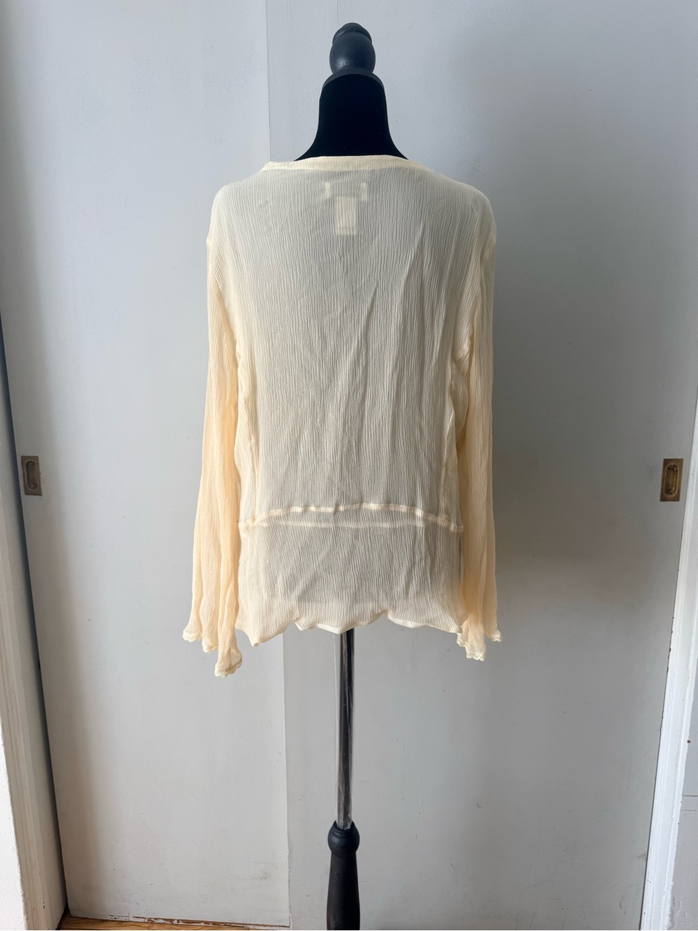 Vintage Avenue Cream Lace-Trim Button Front 100% Silk Blouse - Picture 3 of 4